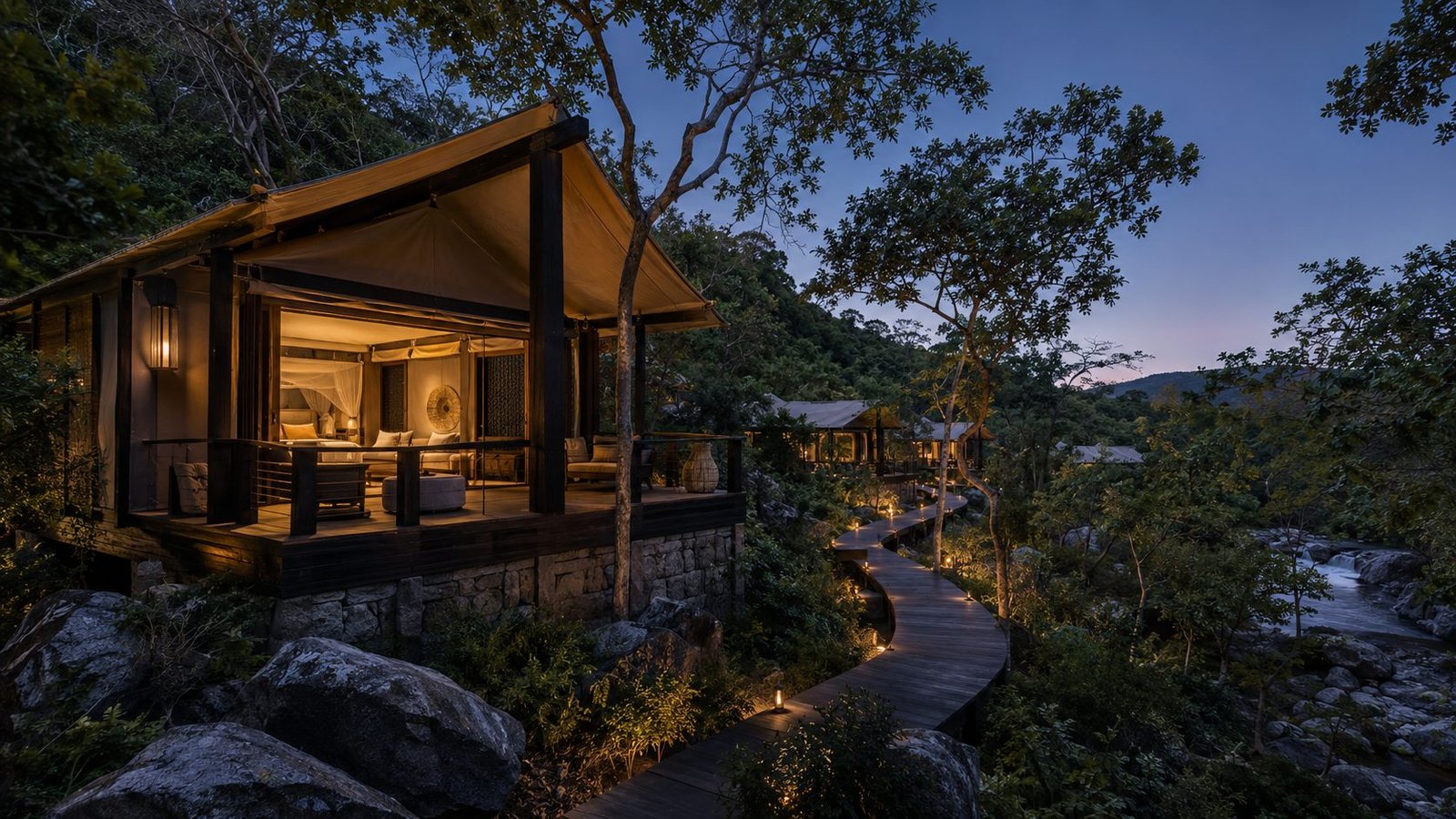 Cabana safari iluminada ao anoitecer